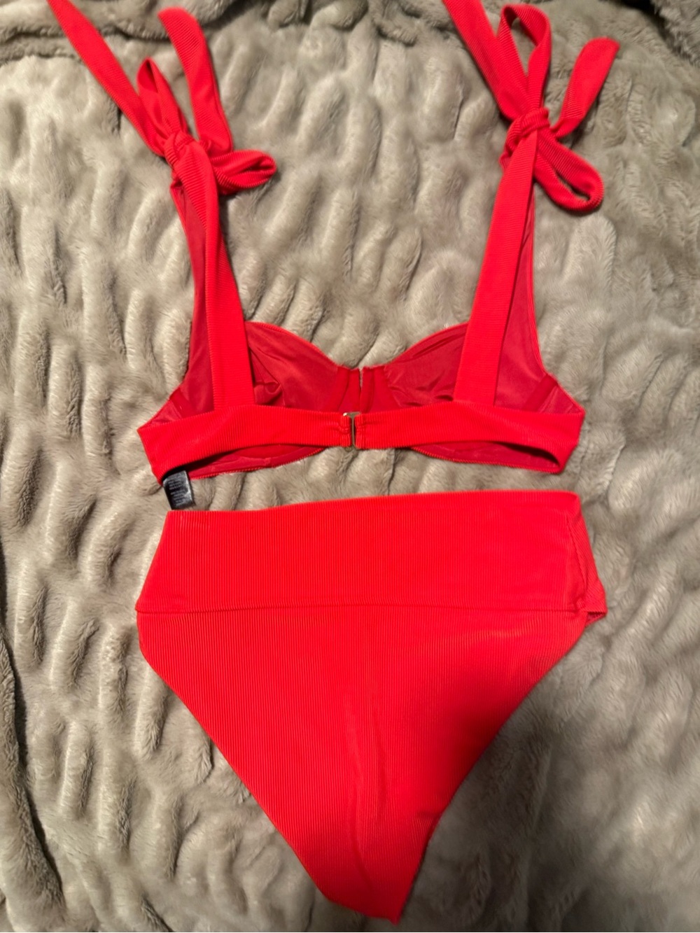 Beach Riot Red Ribbed Bikini Set – Size Large - Picture 2 of 3